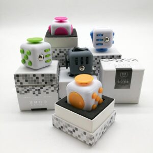 Anti-stres Office kocka - fidget cube